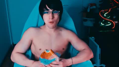 mark online show from 12/16/25, 05:45