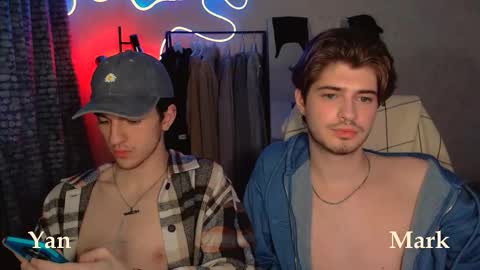 Snapshot of mark_sun chatting on 10/24/25, 03:52 Mark online show from 10/24/25, 03:52