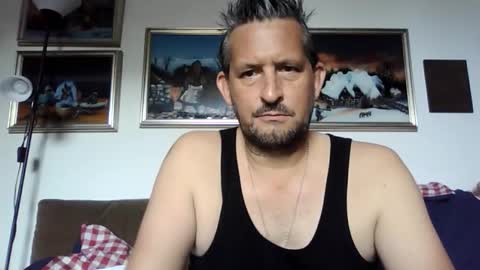 Snapshot of marka1506 chatting on 11/10/25, 10:47 marka1506 online show from 11/10/25, 10:47