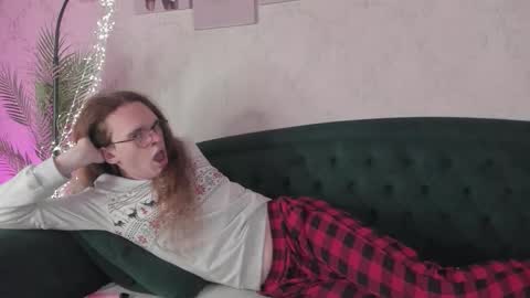 Snapshot of markglover chatting on 12/21/25, 07:04 Mark online show from 12/21/25, 07:04