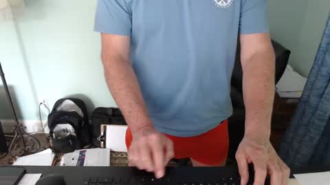 Snapshot of markinwest chatting on 09/30/25, 10:26 MarkinWest online show from 09/30/25, 10:26