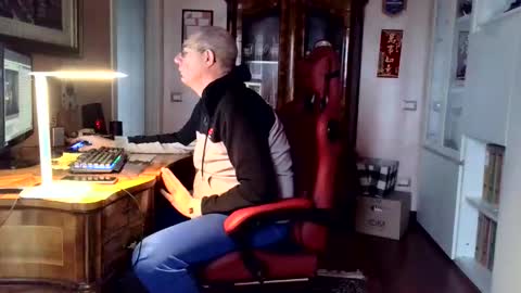 Snapshot of markmarkmark00 chatting on 02/25/26, 07:18 markmarkmark00 online show from 02/25/26, 07:18