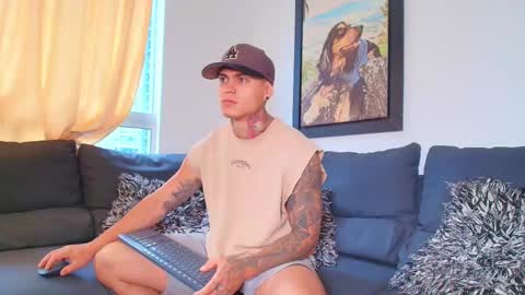 Snapshot of marko_toro__ chatting on 11/16/25, 04:01 Sebastian online show from 11/16/25, 04:01