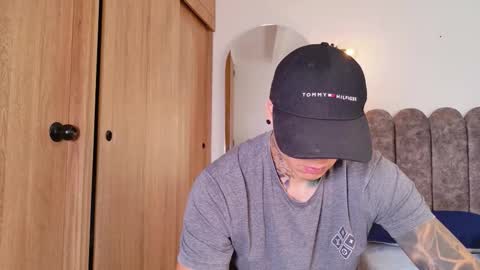 Snapshot of marko_toro__ chatting on 12/14/25, 09:41 Sebastian online show from 12/14/25, 09:41