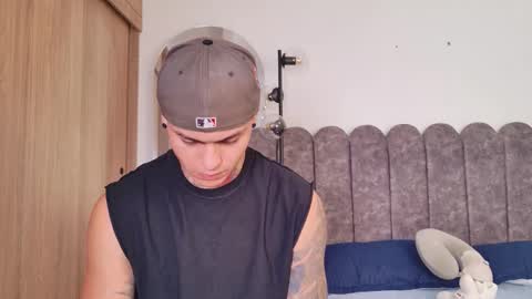 Snapshot of marko_toro__ chatting on 12/15/25, 04:44 Sebastian online show from 12/15/25, 04:44