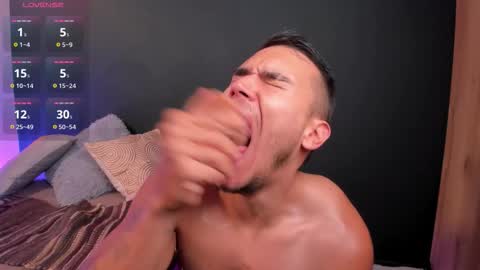 Snapshot of marksantozz chatting on 11/04/25, 07:35 Mark Santos online show from 11/04/25, 07:35