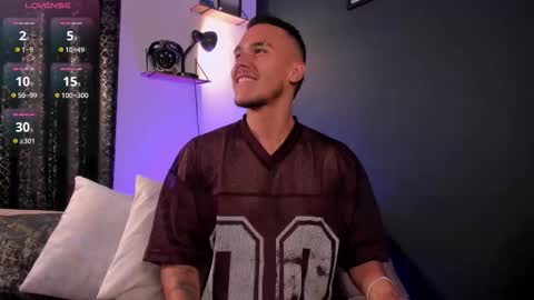 Snapshot of marksantozz chatting on 11/23/25, 08:36 Mark Santos online show from 11/23/25, 08:36