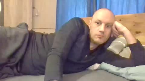 markus_7 online show from 09/28/25, 02:55