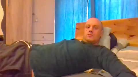 markus_7 online show from 10/28/25, 11:47