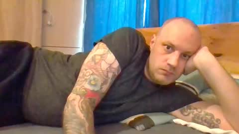 Snapshot of markus_7 chatting on 12/18/25, 11:49 markus_7 online show from 12/18/25, 11:49