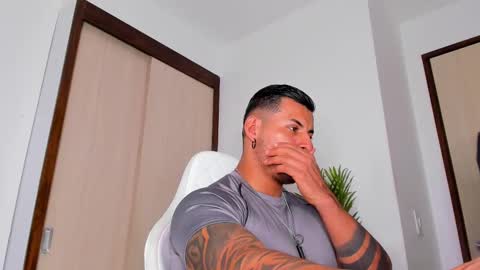 Snapshot of markus_blass chatting on 02/21/25, 10:59 markus... Y online show from 02/21/25, 10:59