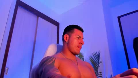 Snapshot of markus_blass chatting on 02/27/25, 12:10 markus... Y online show from 02/27/25, 12:10