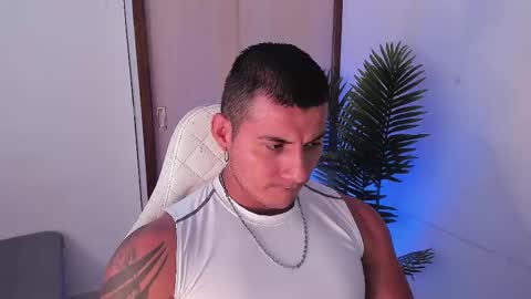 Snapshot of markus_blass chatting on 11/21/25, 02:16 markus... Y online show from 11/21/25, 02:16