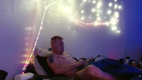 markymark101825061 online show from 02/10/25, 02:26