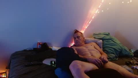 markymark101825061 online show from 02/11/25, 09:09