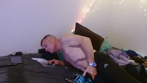 markymark101825061 online show from 02/12/25, 09:11