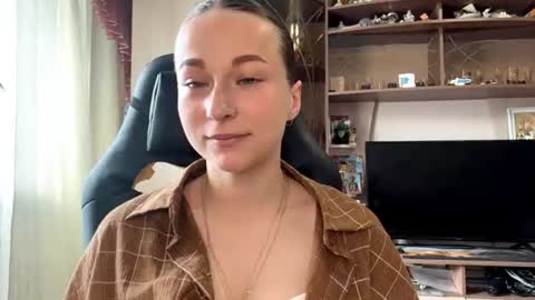 Snapshot of marlenahuit chatting on 06/15/26, 05:09 Lena online show from 06/15/26, 05:09