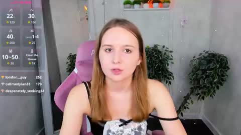 Snapshot of marlyn_owen chatting on 07/28/26, 03:21 Emmaa online show from 07/28/26, 03:21