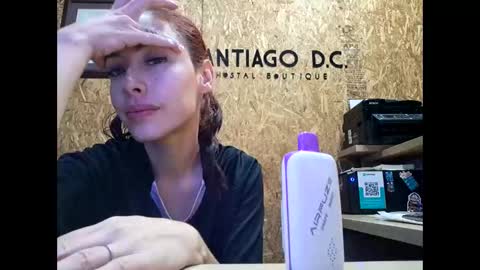 marynmartinez online show from 12/18/25, 01:00