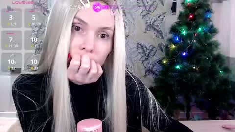 Snapshot of marmalade_fox chatting on 01/14/25, 06:34 Marmalade Fox online show from 01/14/25, 06:34