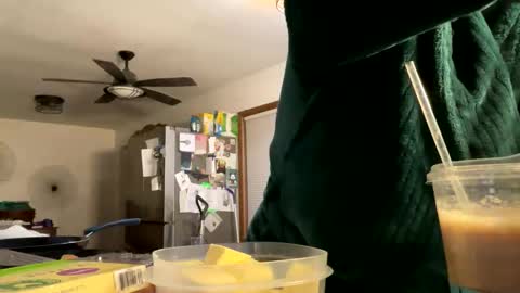 Snapshot of maroon_moon chatting on 02/19/25, 01:51 maroon_moon online show from 02/19/25, 01:51