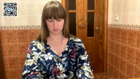 Snapshot of maroonmoon_ chatting on 09/10/25, 07:36 Miriam online show from 09/10/25, 07:36