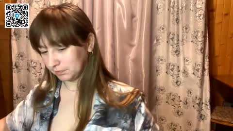 Snapshot of maroonmoon_ chatting on 09/25/25, 07:50 Miriam online show from 09/25/25, 07:50