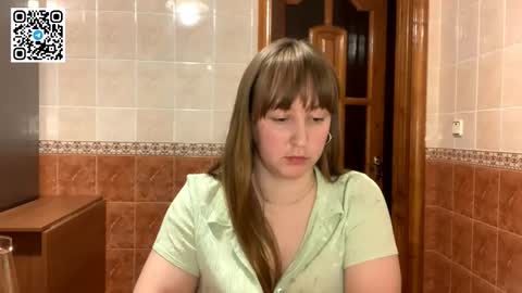 Snapshot of maroonmoon_ chatting on 10/23/25, 07:23 Miriam online show from 10/23/25, 07:23