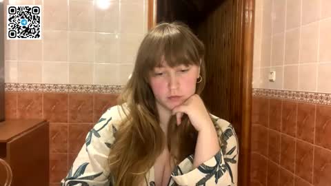 Snapshot of maroonmoon_ chatting on 10/24/25, 07:21 Miriam online show from 10/24/25, 07:21