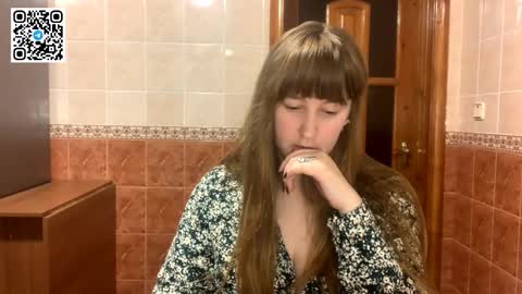 Snapshot of maroonmoon_ chatting on 11/11/25, 08:42 Miriam online show from 11/11/25, 08:42