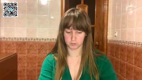 Snapshot of maroonmoon_ chatting on 12/02/25, 08:59 Miriam online show from 12/02/25, 08:59