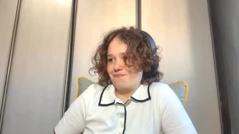 Lola online show from 03/26/26, 10:10