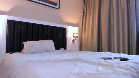 Snapshot of marrena_a chatting on 02/16/26, 10:11 -- Mari -- online show from 02/16/26, 10:11