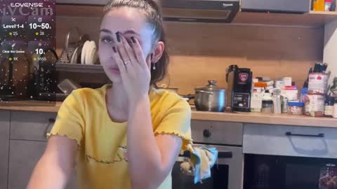 Merry online show from 03/10/26, 01:10