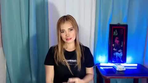 Snapshot of marry_jane04 chatting on 10/19/25, 02:18 Jane online show from 10/19/25, 02:18