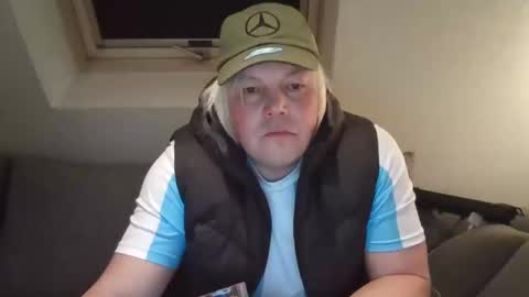 Snapshot of mars0481 chatting on 12/06/24, 06:39 mars0481 online show from 12/06/24, 06:39