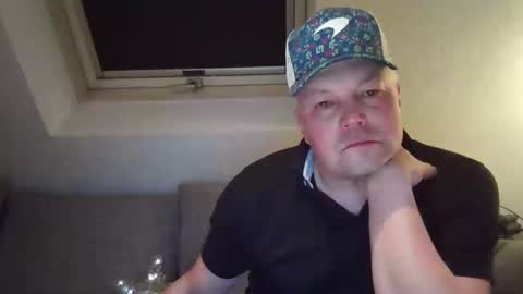 Snapshot of mars0481 chatting on 12/15/24, 08:04 mars0481 online show from 12/15/24, 08:04