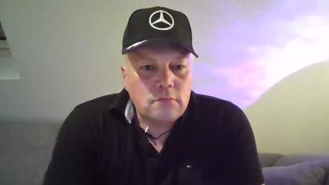 Snapshot of mars0481 chatting on 09/12/25, 01:28 mars0481 online show from 09/12/25, 01:28