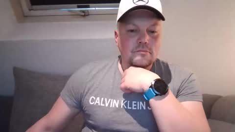 Snapshot of mars0481 chatting on 12/01/25, 01:05 mars0481 online show from 12/01/25, 01:05