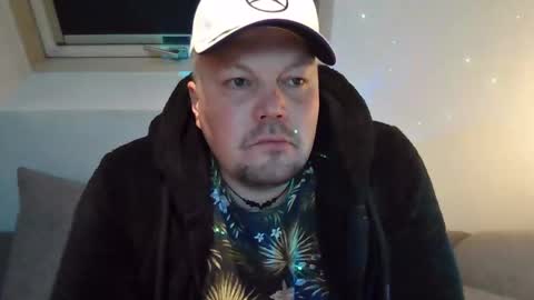 Snapshot of mars0481 chatting on 12/02/25, 11:00 mars0481 online show from 12/02/25, 11:00