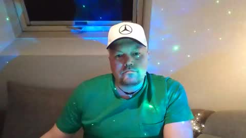 Snapshot of mars0481 chatting on 12/04/25, 03:32 mars0481 online show from 12/04/25, 03:32