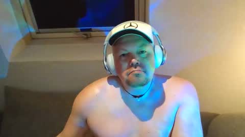 Snapshot of mars0481 chatting on 12/14/25, 05:13 mars0481 online show from 12/14/25, 05:13