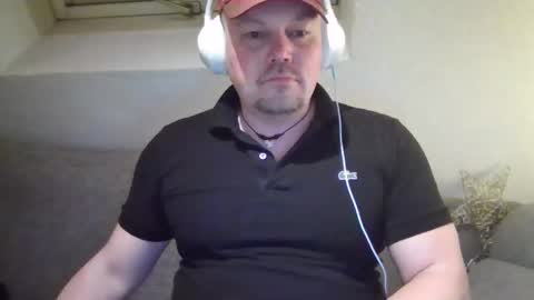 Snapshot of mars0481 chatting on 12/17/25, 04:24 mars0481 online show from 12/17/25, 04:24