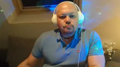 Snapshot of mars0481 chatting on 12/18/25, 06:47 mars0481 online show from 12/18/25, 06:47