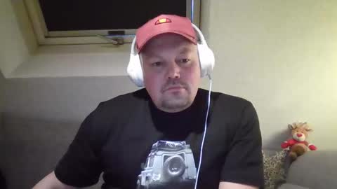 Snapshot of mars0481 chatting on 12/20/25, 03:19 mars0481 online show from 12/20/25, 03:19