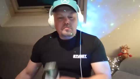 Snapshot of mars0481 chatting on 12/21/25, 05:47 mars0481 online show from 12/21/25, 05:47