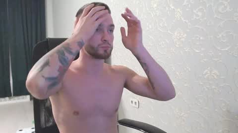 Snapshot of marselle_looker chatting on 01/12/25, 01:53 Marselle online show from 01/12/25, 01:53