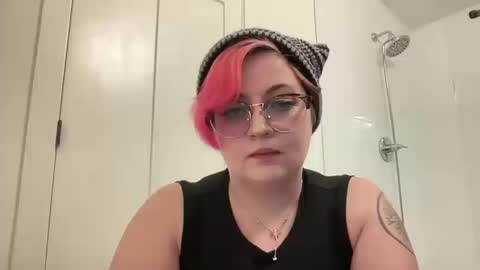 Snapshot of marsismadeofstardust chatting on 10/11/25, 03:28 marsismadeofstardust online show from 10/11/25, 03:28