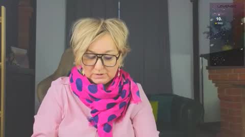 marta_wils online show from 12/01/25, 03:00