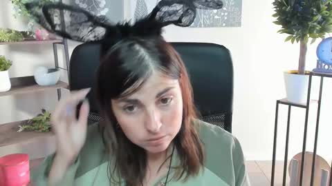 Snapshot of martaedams chatting on 09/25/25, 06:28 martaedams online show from 09/25/25, 06:28